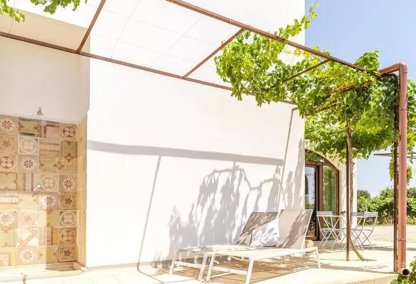 Hotelli Tenutayala Residenza Agrituristica