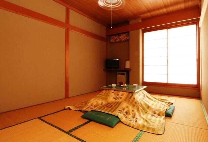 פנסיון Chouchinya