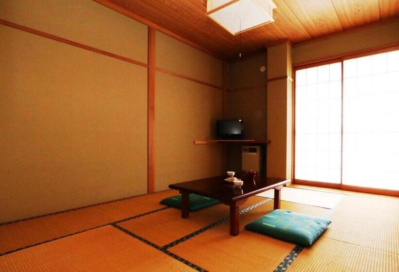 פנסיון Chouchinya