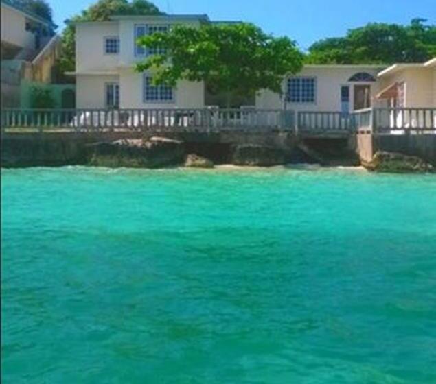 پانسیون Jamrock Secret Retreat