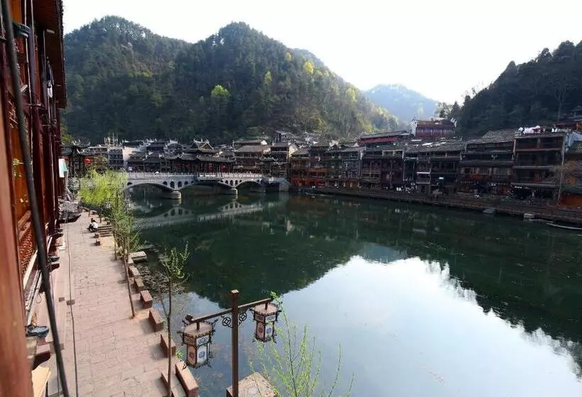 ペンション Fenghuang Memory Linjiang Inn