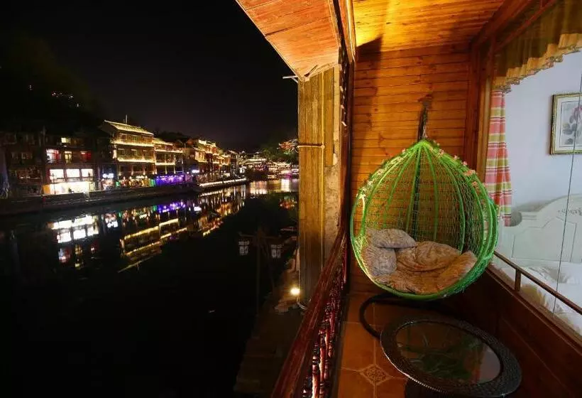 ペンション Fenghuang Memory Linjiang Inn