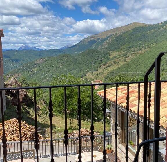 Пансион Hostal Alt Llobregat