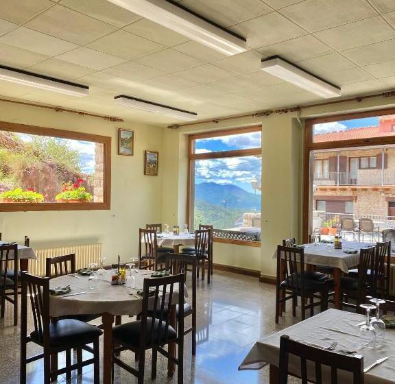 Пансион Hostal Alt Llobregat