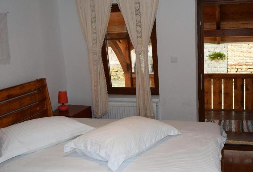 هتل Casa Saseasca