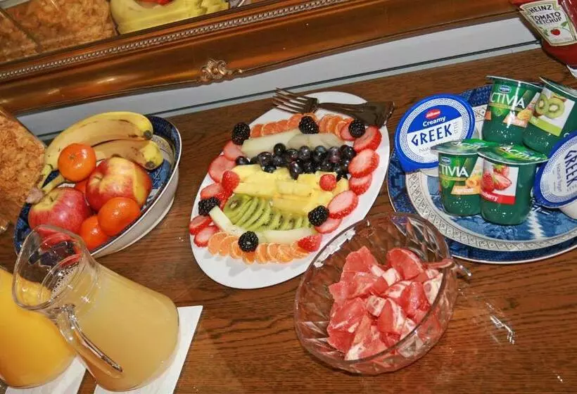 Majatalo West Acre House