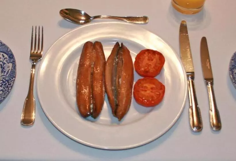 Majatalo West Acre House