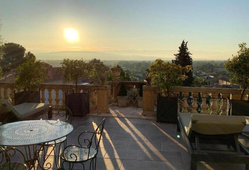 مبيت وإفطار Le Petit Chateau