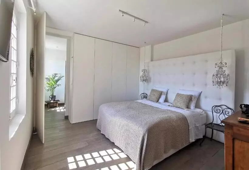 ベッドアンドブレックファースト Le Petit Chateau