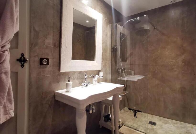 مبيت وإفطار Le Petit Chateau