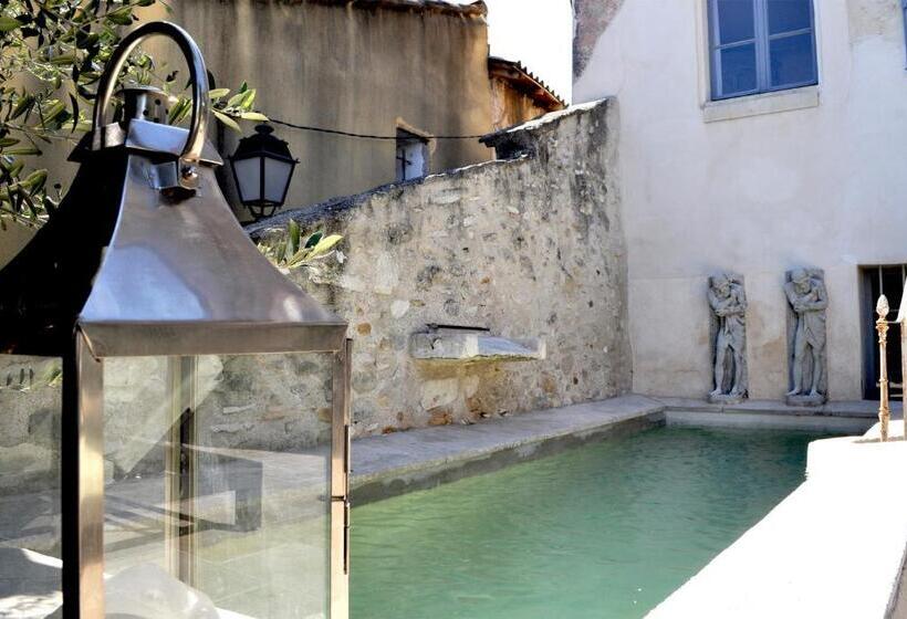 مبيت وإفطار Le Petit Chateau