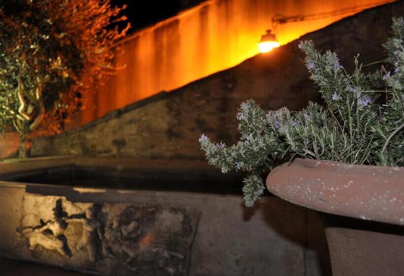 مبيت وإفطار Le Petit Chateau