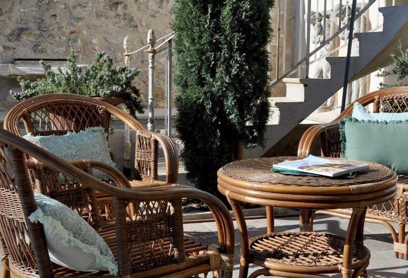 مبيت وإفطار Le Petit Chateau