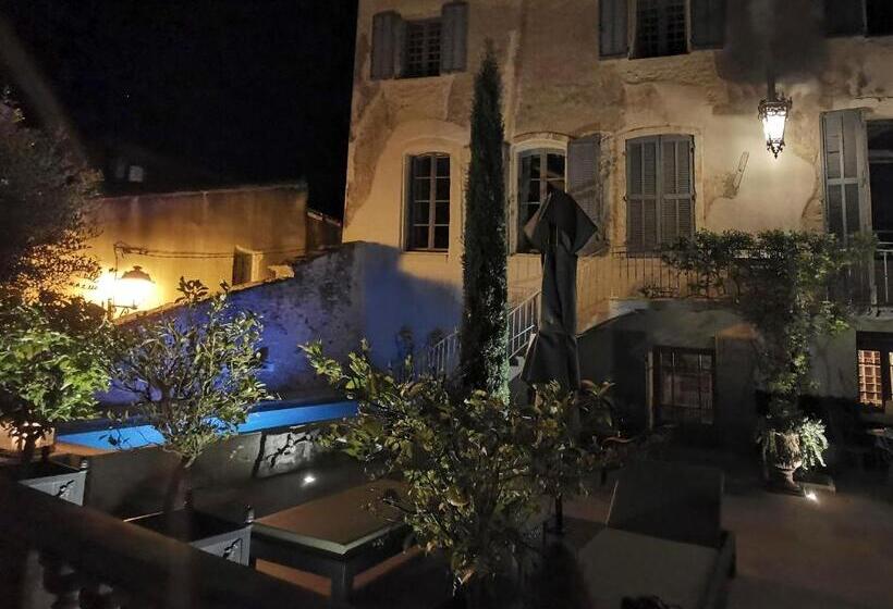 مبيت وإفطار Le Petit Chateau