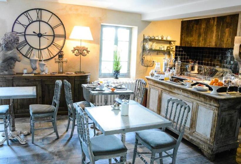 مبيت وإفطار Le Petit Chateau