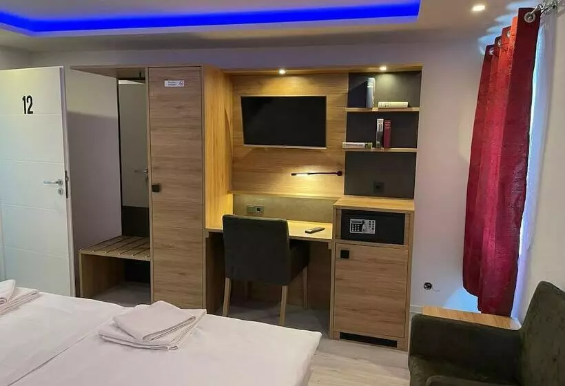 Hotelli & Restaurant Bella Italia