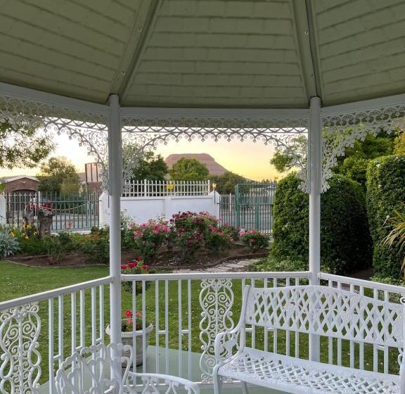 بنسيون Colesview Guest House