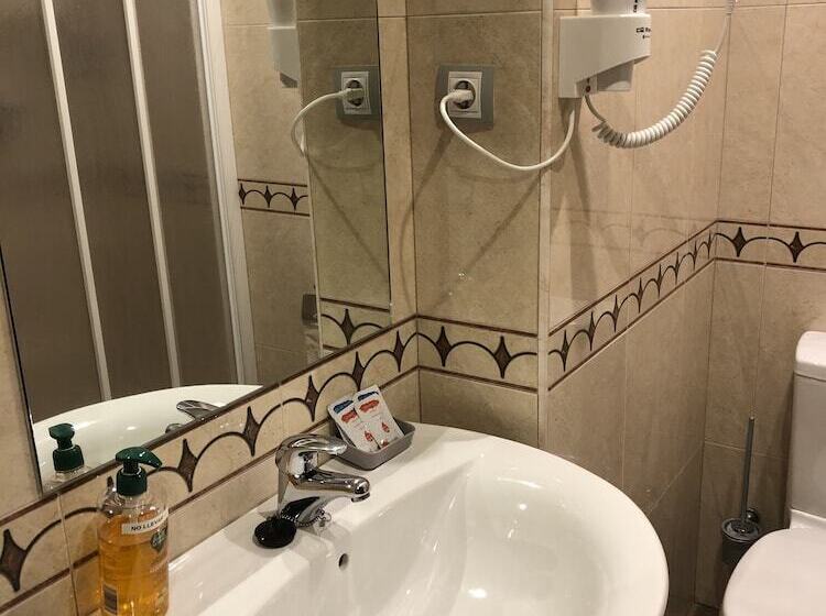 פנסיון Hostal Venecia Ii