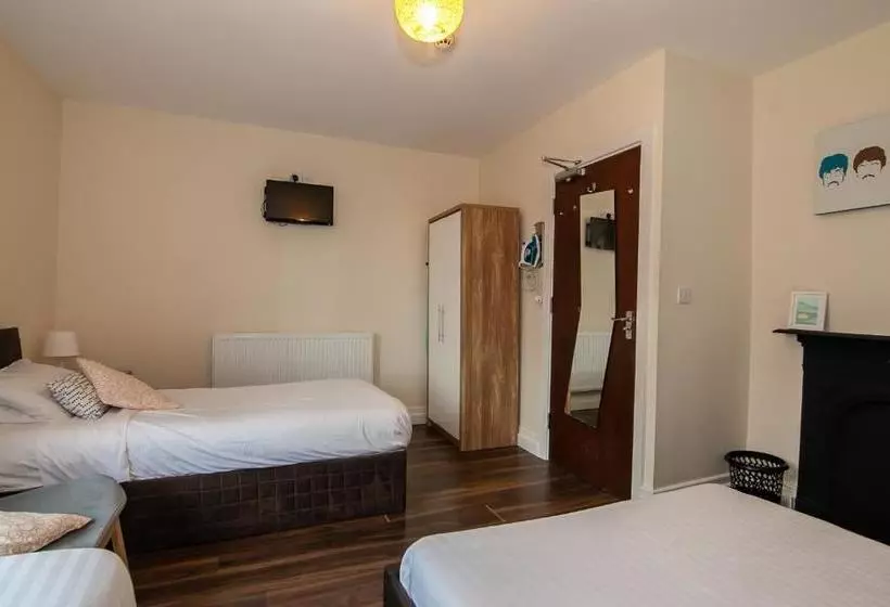 پانسیون Franks Serviced Accommodation