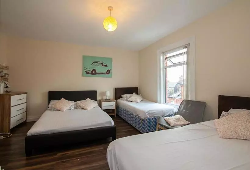 پانسیون Franks Serviced Accommodation