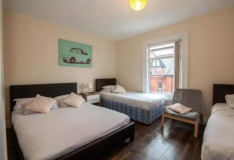 پانسیون Franks Serviced Accommodation