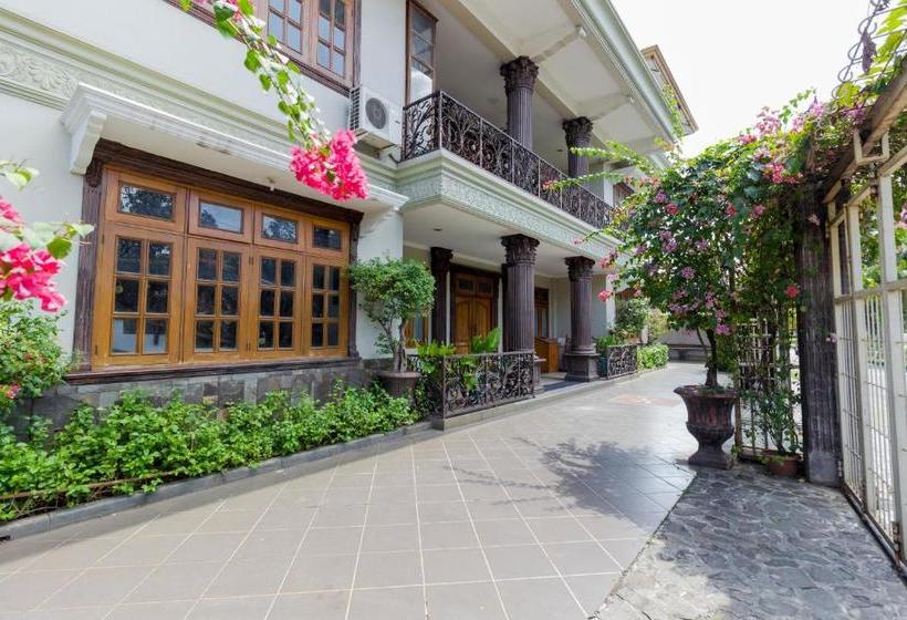 פנסיון Reddoorz @ Taman Menteng Bintaro