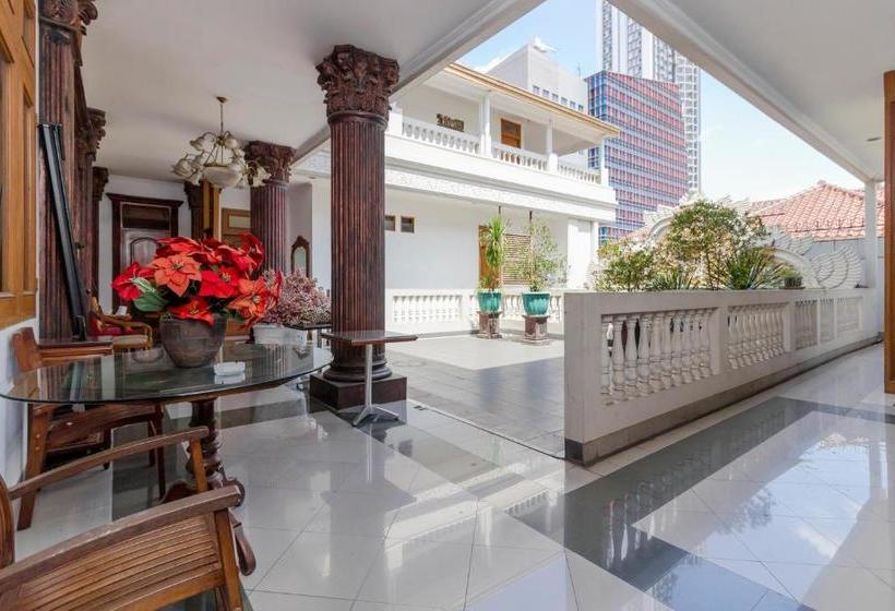 פנסיון Reddoorz @ Taman Menteng Bintaro