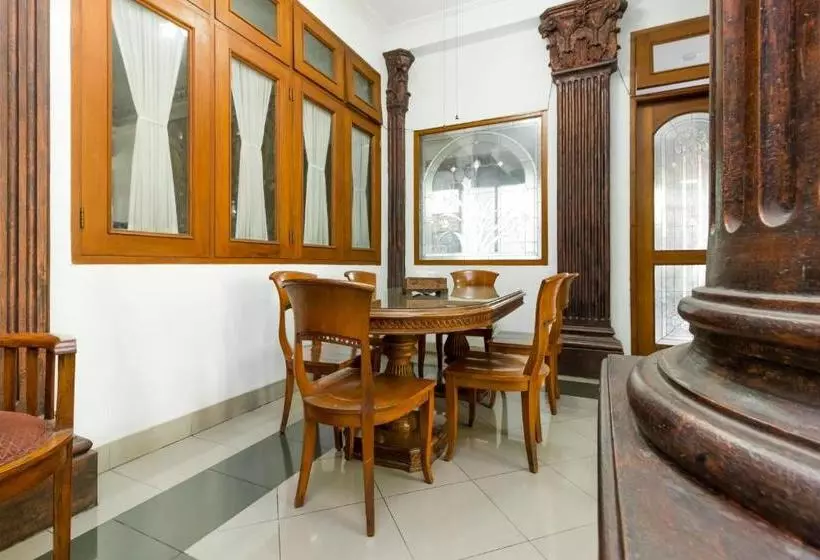 Majatalo Reddoorz @ Taman Menteng Bintaro