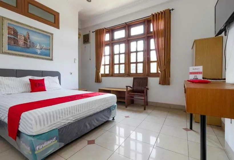 Majatalo Reddoorz @ Taman Menteng Bintaro