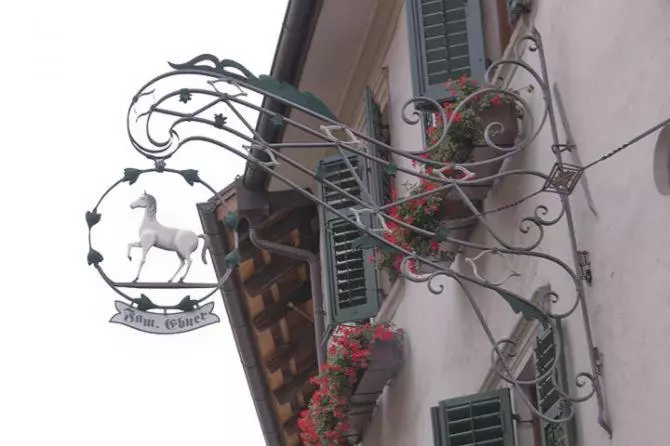 Aamiaismajoitus (B&B) Weißes Rössl