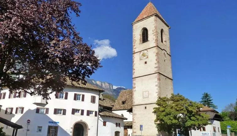 Aamiaismajoitus (B&B) Weißes Rössl