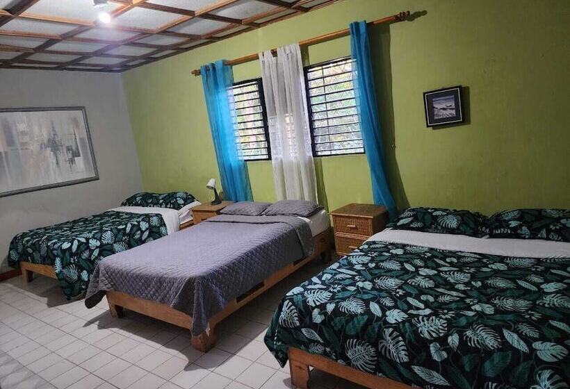 پانسیون Boca Del Paraiso