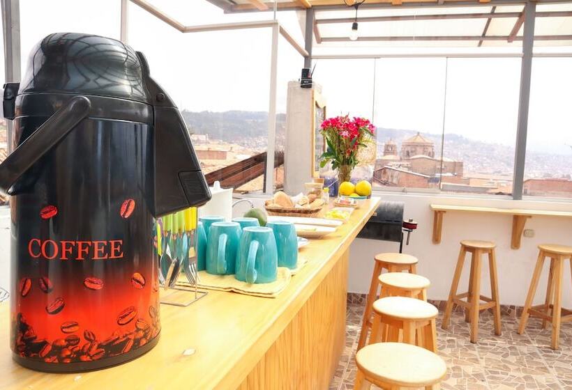 The Rooftop Hostel Cusco