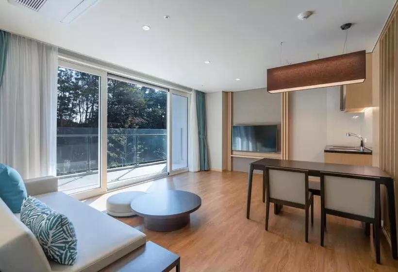 Hanwha Resort Geoje Belvedere