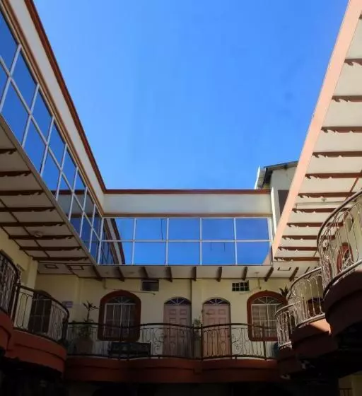 هتل Continental Plaza