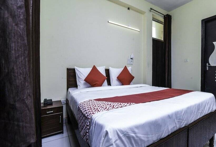 호텔 Oyo 20031 Silverkey Jaypee Hospital