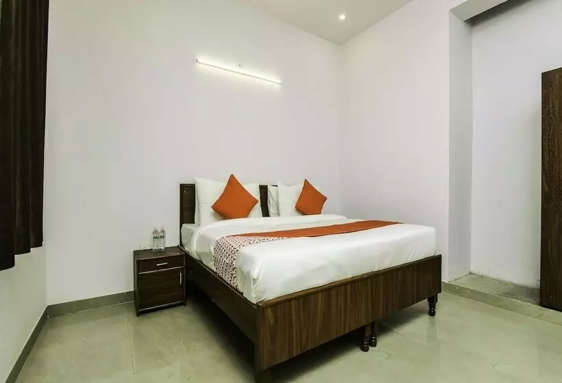 Hotelli Oyo 20031 Silverkey Jaypee Hospital