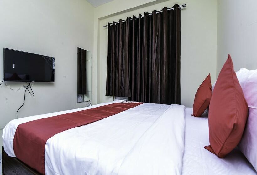 호텔 Oyo 20031 Silverkey Jaypee Hospital