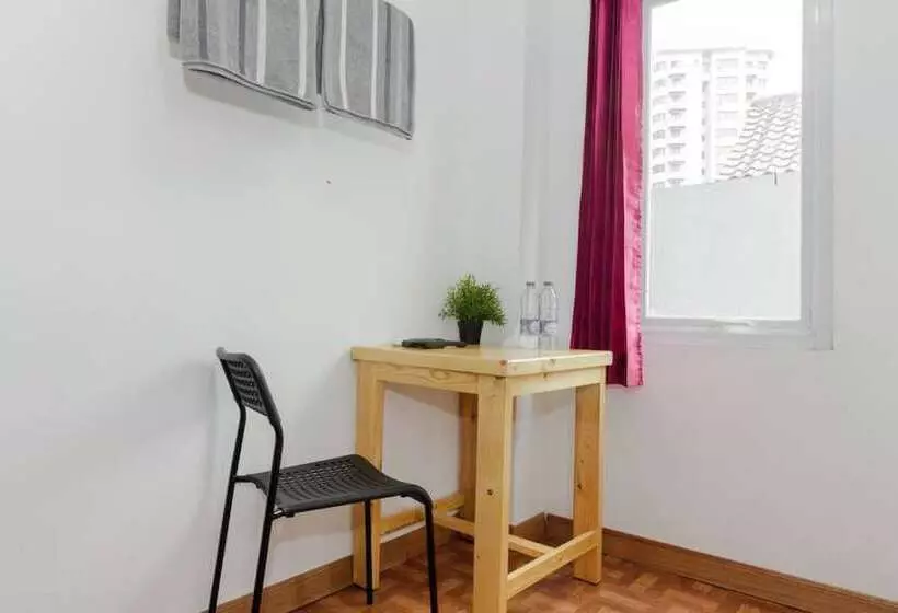 ペンション Reddoorz Syariah At Taman Bendungan Asahan