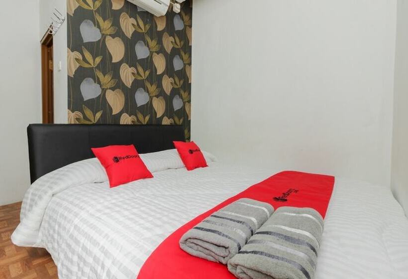 פנסיון Reddoorz Syariah At Taman Bendungan Asahan