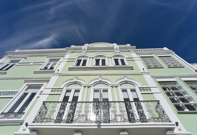 ユースホステル Internacional Azores Boutique