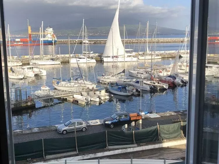 Retkeilymaja Internacional Azores Boutique