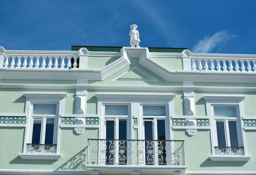 ユースホステル Internacional Azores Boutique