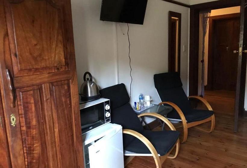 פנסיון Queenspark Lodge