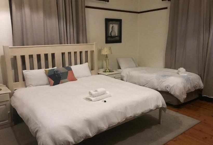 פנסיון Queenspark Lodge