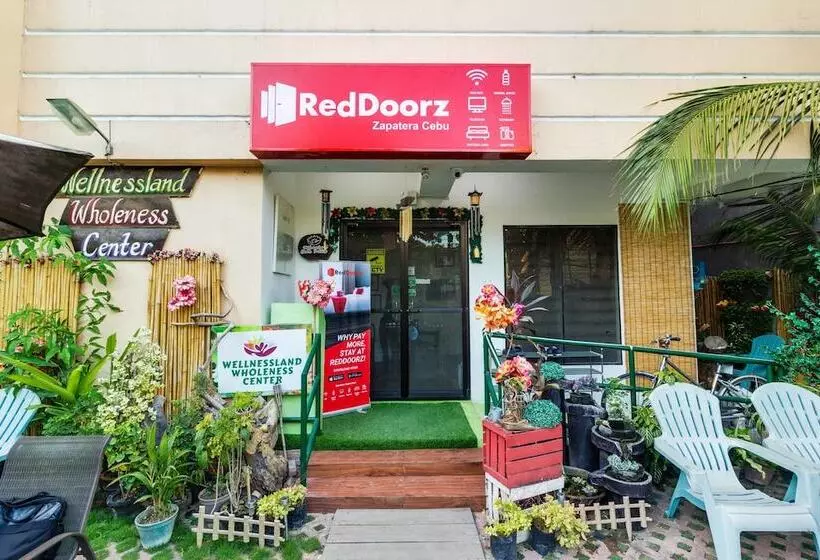 ホテル Reddoorz @ Zapatera Cebu