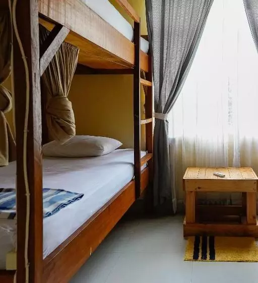 Kokos Hostel Padang City