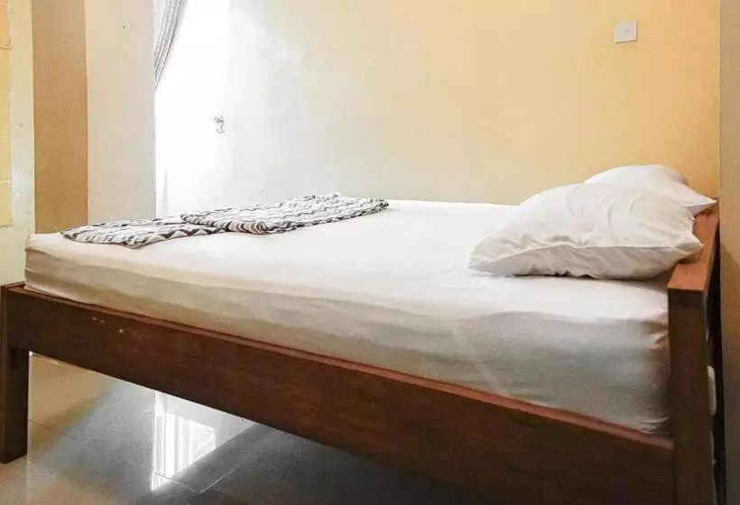 Kokos Hostel Padang City