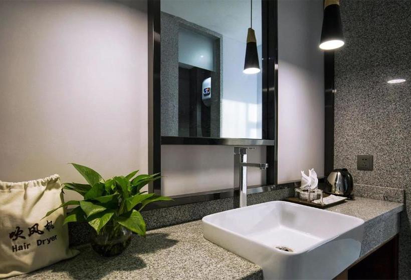 One Carat Hotel Guilin