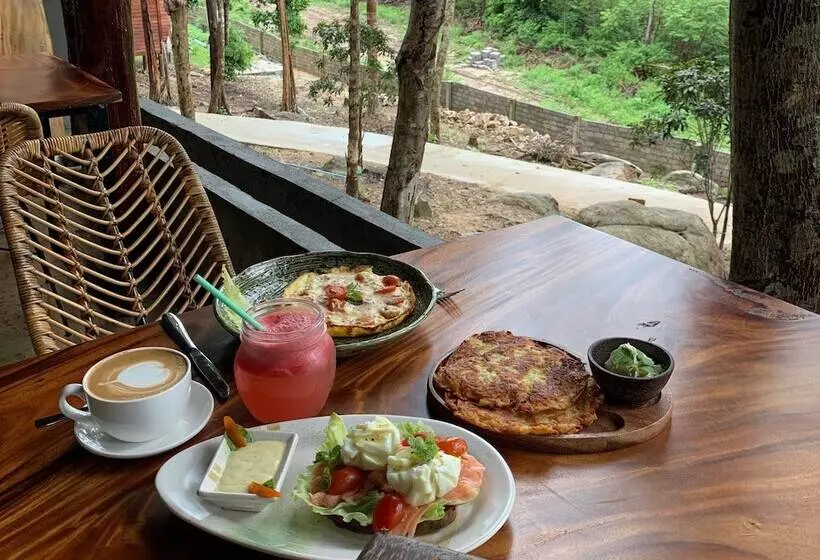 Ariya Resort